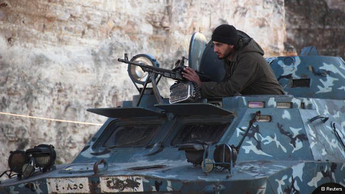 جهاد أسبوع: انشقاق 50 عنصراً من قوات الأسد مع دبابة و3 عرباتBMB